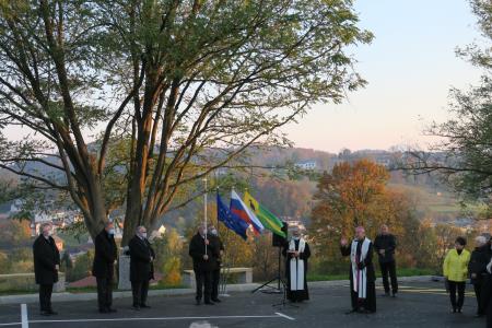 POKOPALIŠČE TRATE – ŠKOFLJICA KRASIJO NOVE PARKIRNE POVRŠINE 11